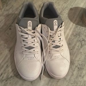 On cloud Roger Federer worn once.